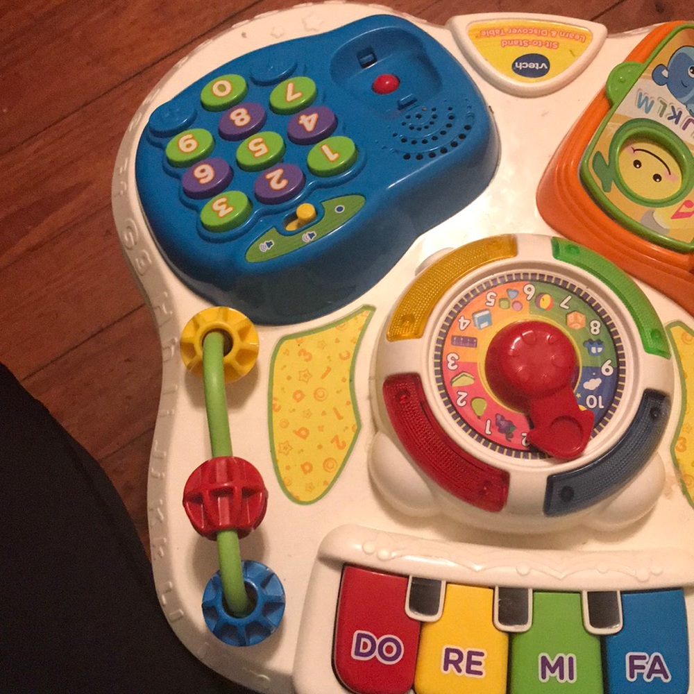A baby toy - Picture 4 of 8